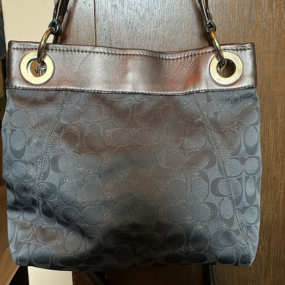 EUC Coach signature optic gray metallic fabric two way bag w/ purple interior - Picture 5 of 11